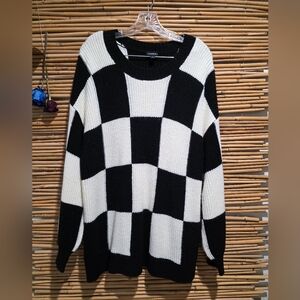 Checkered Black and White Sweater Torrid Size 1 Super Comfy Chunky Sweater